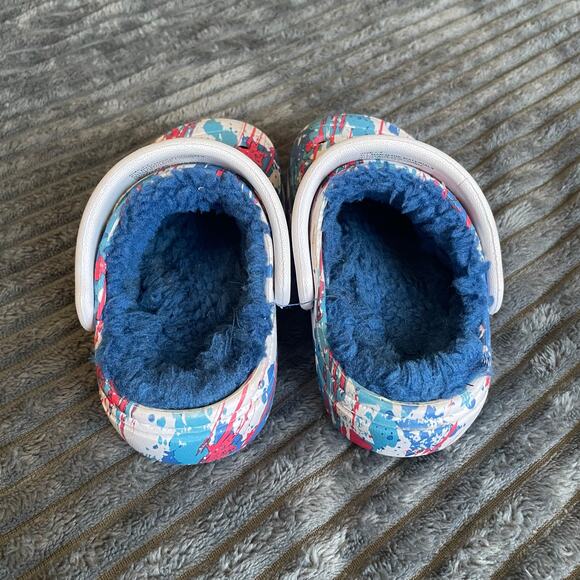 Berkley Jensen Faux Fur Lined Clogs Baby Size 7 White Blue Star Splatter - Picture 3 of 7
